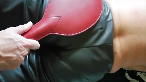 Popoklatsche Auf Die Lederhose / Leather Pants