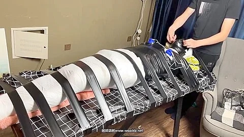 Mummy And Vacuum Bed